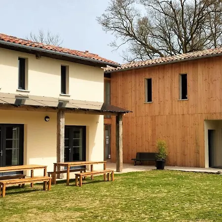 Сasa de vacaciones Les Granges D'en Naoua, Grand Avec Piscine Maubec (Tarn-et-Garonne)