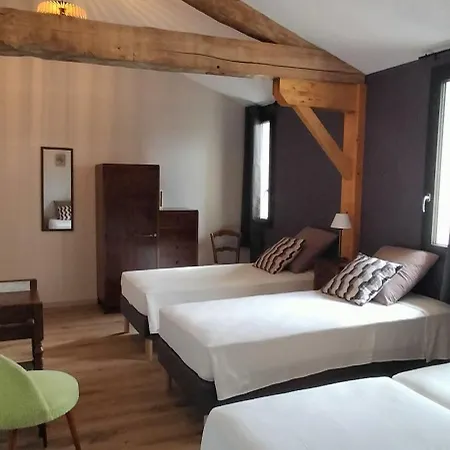 Дом отдыха Les Granges D'en Naoua, Grand Avec Piscine