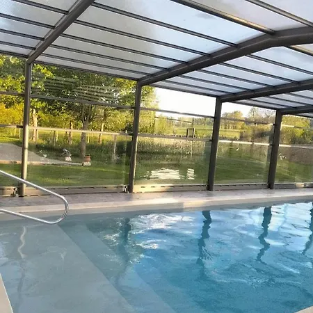 Дом отдыха Les Granges D'en Naoua, Grand Avec Piscine Maubec (Tarn-et-Garonne)