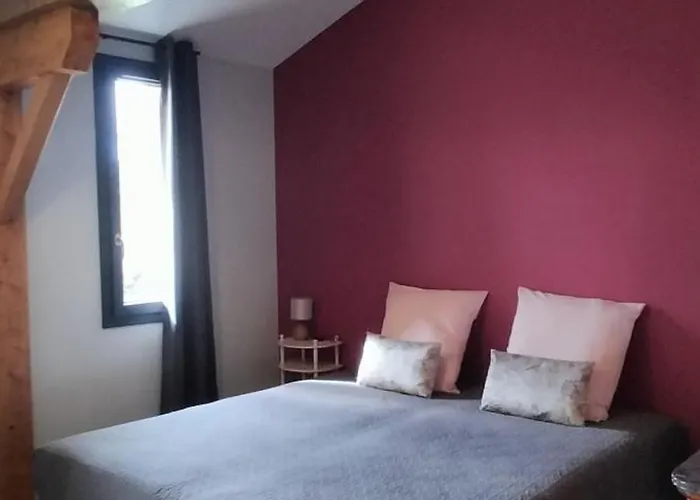 Les Granges D'en Naoua, Grand Avec Piscine Maubec (Tarn-et-Garonne)