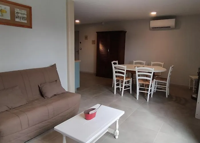 Les Granges D'en Naoua, Grand Avec Piscine Maubec (Tarn-et-Garonne)