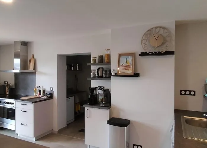 Les Granges D'en Naoua, Grand Avec Piscine Maubec (Tarn-et-Garonne)