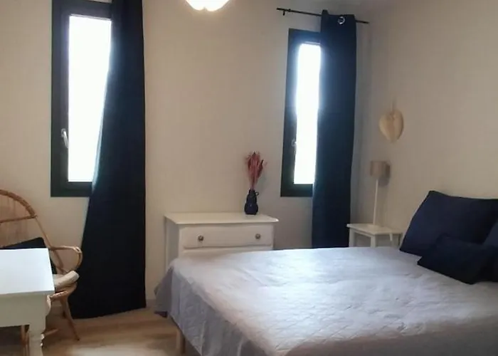 Les Granges D'en Naoua, Grand Avec Piscine בית נופש *