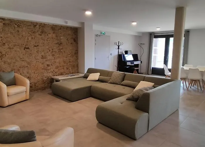 בית נופש Les Granges D'en Naoua, Grand Avec Piscine Maubec (Tarn-et-Garonne)