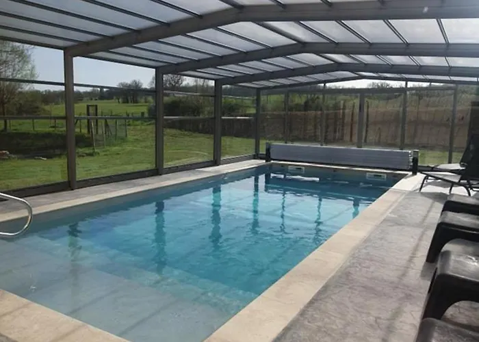 בית נופש Les Granges D'en Naoua, Grand Avec Piscine *