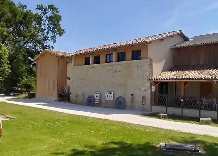 בית נופש Les Granges D'en Naoua, Grand Avec Piscine