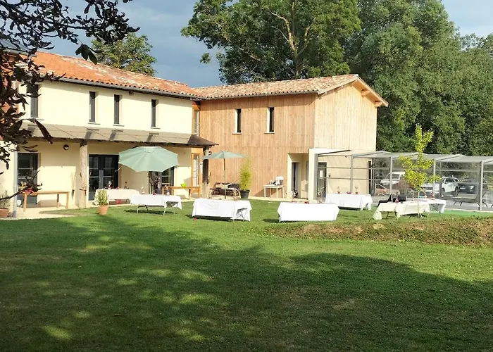 Les Granges D'en Naoua, Grand Avec Piscine בית נופש